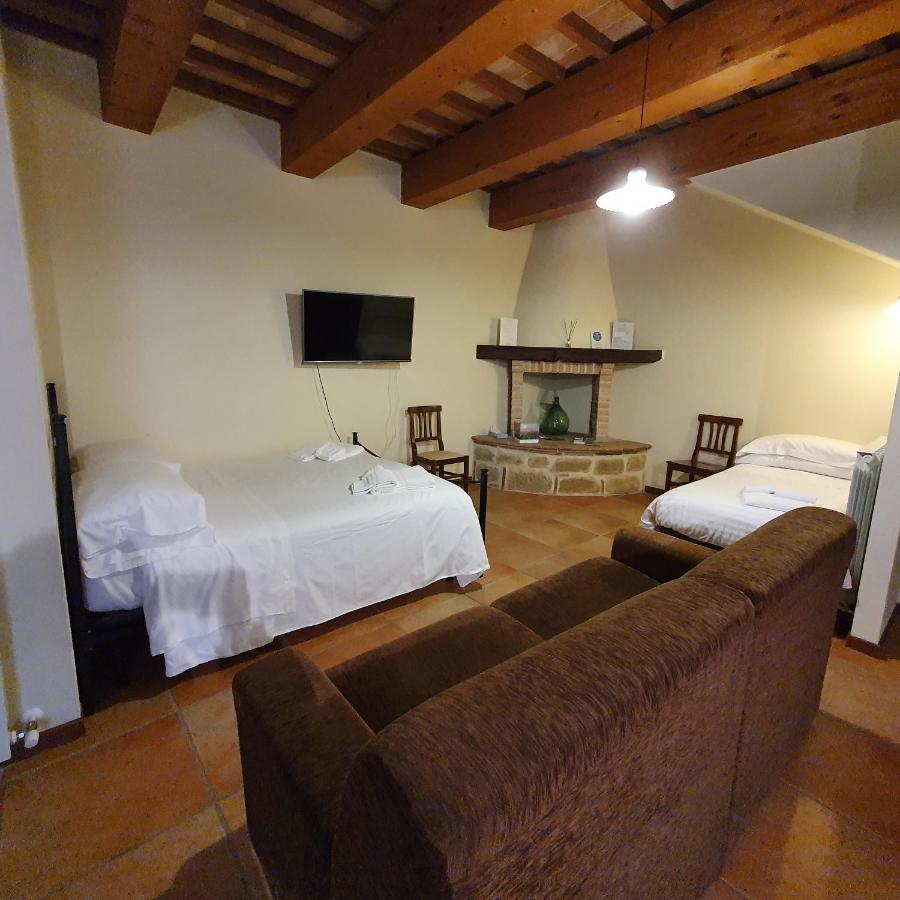 Pietra Maula Agriturismo 카스텔라이몬도 외부 사진
