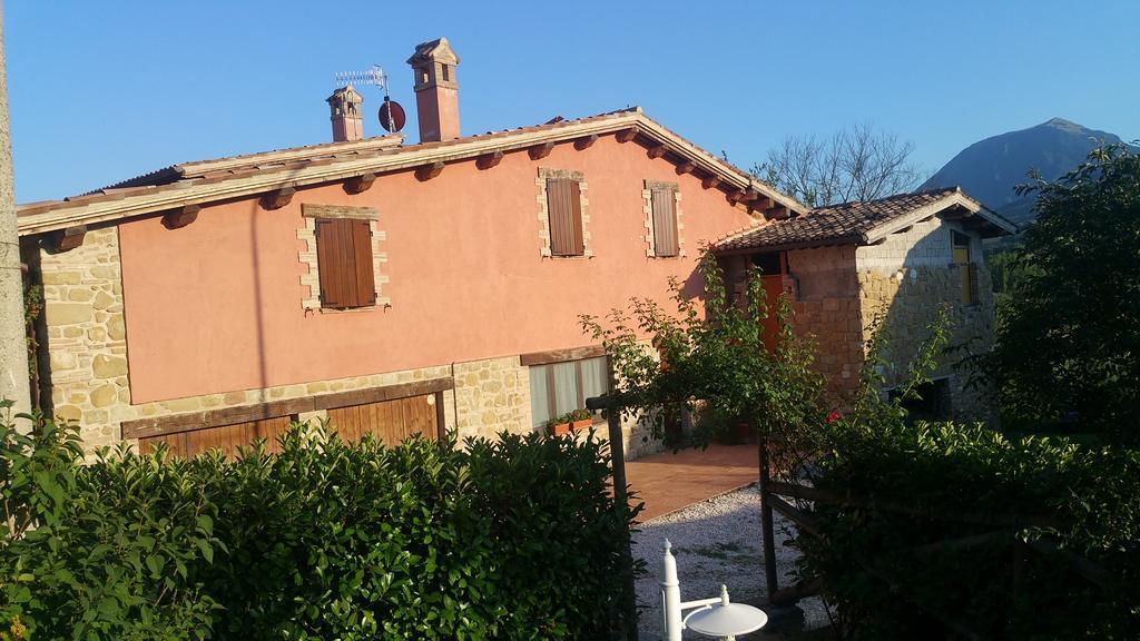 Pietra Maula Agriturismo 카스텔라이몬도 외부 사진